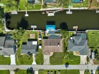 Waterfront Deep Canal.Gulf Access.Pool Home! Pool Table.Sleeps8.