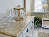 Luxe Villa- mins from Mohegan Sun with fireplace, jacuzzi, sauna/pools, and spa