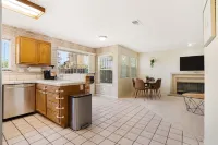Spacious High Ceilings 5br/3bath. SF Bay Area
