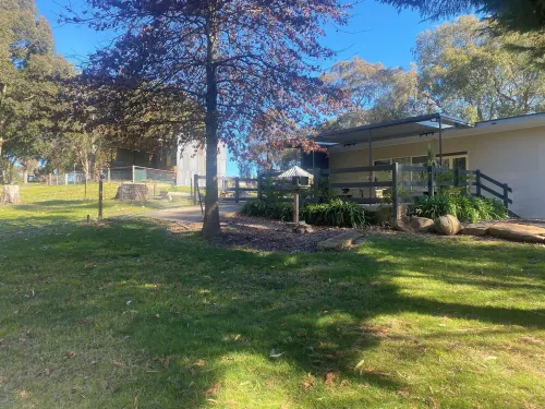 A cosy fully renovated 2 bedroom dairy, in the heart of the Adelaide Hills Hotel a Hahndorf