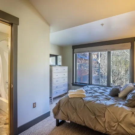 4-Bedroom Condo at River Run - Rates Reduced for Fall Festival Season!