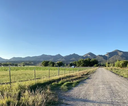 Alpaca Paradise & Alpaca Experience! Отели рядом с Rifle