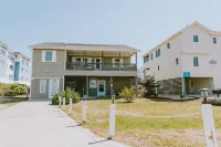 Cute Modern Piece of Paradise Just Steps to the Ocean! New and Modern Oasis!