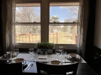 The Johnston House - Located in the heart of Johnston - Close to Saylorville Hotels in Johnston