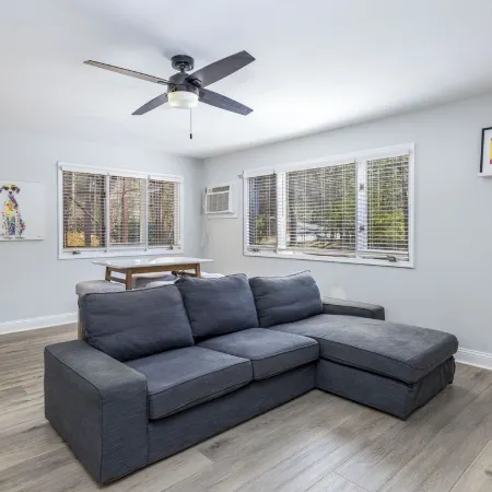 Amelia's Apartment 2b/1ba Wi-Fi, TV, Kitchen, W/D, Patio