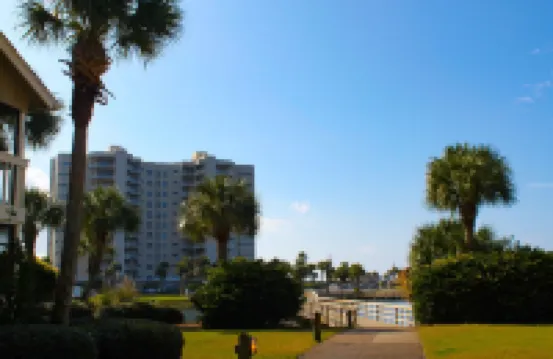 Charming, cozy with a coastal vibe family sized villa, 15 min walk to the beach.