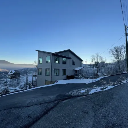 BRAND NEW! Stunning VIEWS,Huge Decks,Game Room,Fire Pit