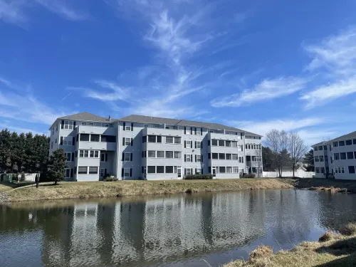 LOVELY 2 BEDROOM CONDO WITH POOL