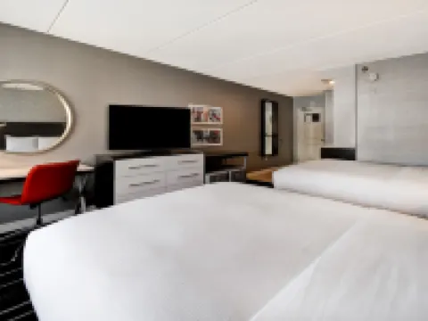 卡迪拉克傑克戴德伍德希爾頓逸林酒店 勞倫斯縣酒店