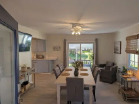 Charming Coastal Retreat in Willowbank near Downtown Georgetown