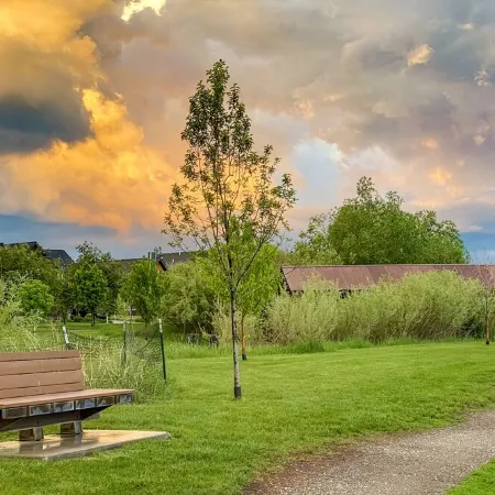 Mountain Studio - luxury finishes in upscale neighborhood, e-bikes included!