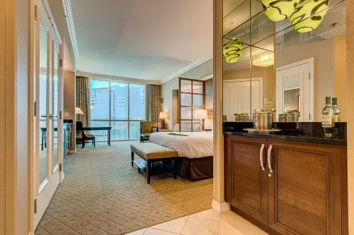 PENTHOUSE! TOP FLOOR  MGM Signature !STRIP and MSG Sphere VIEWs! no resort fee!