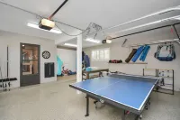 Luxury Lakefront - Game Room - 7 beds - Hot tub - Kayaks - Dock