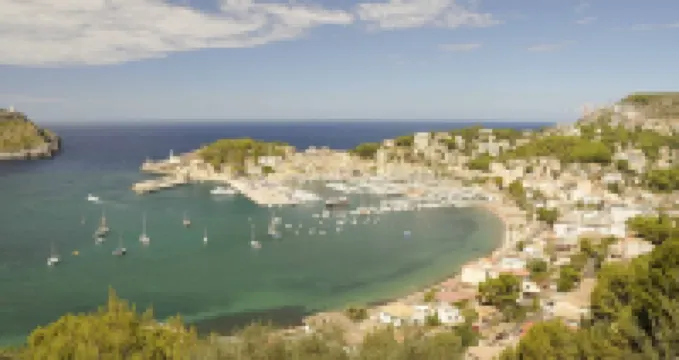 Beautiful apartment  with fantastic sea views, wi-fi and private parking