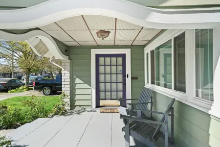 The Zen Den - Stockton, Ca