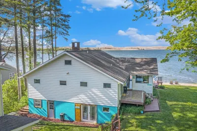 Private Beachfront on Silver Lake: Amazing Views, Pontoon Boat, Kayaks
