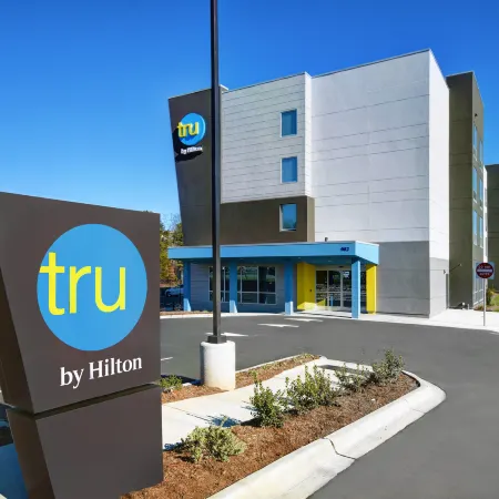 Tru by Hilton Burlington