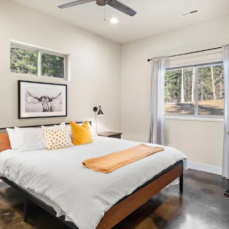 Forested Oasis for the Whole Family- Pet Friendly! Game Room, Hot tub and more!