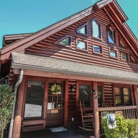 Cozy Southern Mountain Getaway!