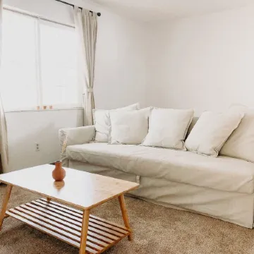 Cozy stay within one mile of downtown Delaware’s shops, restaurants and pubs.