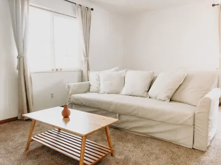 Cozy stay within one mile of downtown Delaware’s shops, restaurants and pubs.