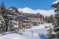 Alyeska Resort Hotels near Bird Point