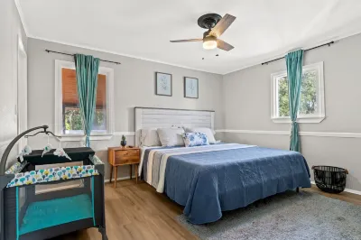 Stunning 4/2 Ranch Style Home near Tampa Bay 블루밍데일 힐스 공원 주변 호텔