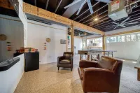 The Douglas Boathouse! Amazing location/ Sleeps 20 in comfort/ all ages friendly