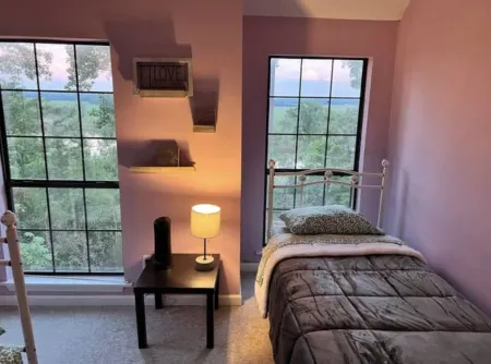 Escape to Tranquility: Scenic Tennessee River Cabin Retreat