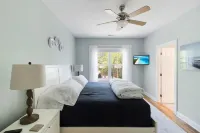 Fabulous place close to all that Oak Island has to offer!