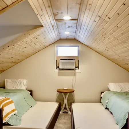 ARROWHEAD HIDEAWAY: Mountain Home - Hike, Golf, Kayak, & Near Baseball