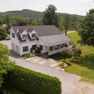 Relax by "The Water's Edge enjoy amazing views and year round fun! 6BR/3.5BA