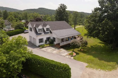 Relax by "The Water's Edge enjoy amazing views and year round fun! 6BR/3.5BA