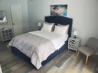 Free Heated Saltwater Pool, Kayaks, Bikes, Tennis Rackets and Fishing Poles!