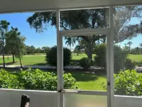 Cozy and sweet condo . Hotels in Cypress Lake