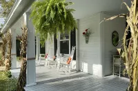 Turn-of-The-Century Downtown Boyne City, 5-Bedroom Home Hotels in Boyne City