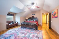 5Br/3.5ba Estate Sleeps 10 w Pool, Jacuzzi, Playground, Game Room, Fire Pit