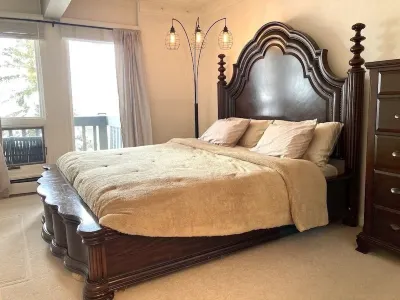 Interlude Ski-In Ski-Out~ Massage Chair, Hot Tub, <5 min walk to Snowmass Mall Hotels near Aspen Snowmass