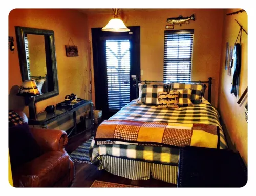 Julian 1927 Historic Cabin Retreat - 'Burgio Bungalow'