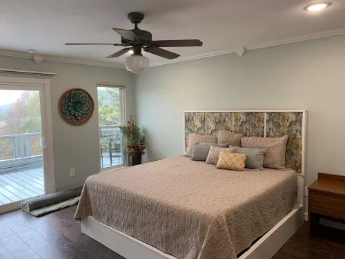 Rocky Point Lakehouse *Family Friendly / 8 adults maximum*