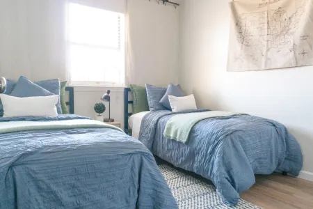 NEW! Casita Moderna | Close to I-40 and SWOSU | Pets Welcome! Отели в г. Кастер