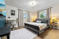 Chic Oasis/Game Room/Near Base/5 Bedroom 시버 공원 주변 호텔