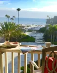 Stunning ocean views beach balcony 10 min to LEGOLAND CA King bed,pool and grill