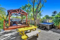 Mid-Century Chic | Pool & Hot Tub | Skyview Loft