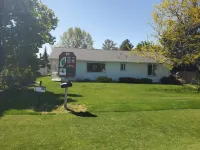 Quiet, super clean, comfortable home on the 11th Tee of a public golf course.