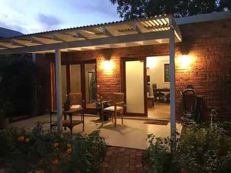 CBD luxury - near cafes, parks & art. Free bikes Отели в г. Даббо