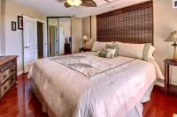 Premier Ocean View! King Luxury Bed, A/C, Clean, Cozy, Updated, Wifi, Beach Gear