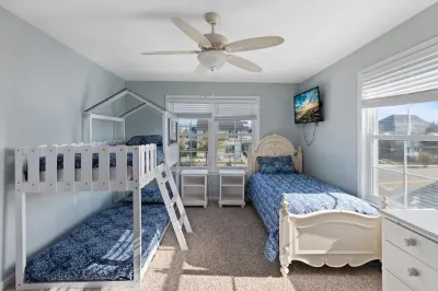 5 Bedroom New House in the CREST Hotels in 