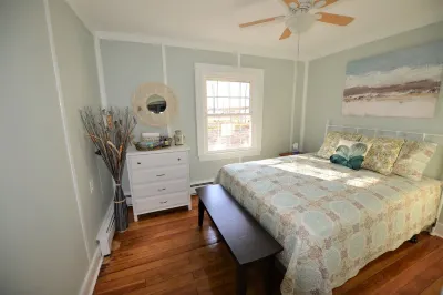 Secluded Chautauqua Lake House, private dock & beach, short stroll to town!