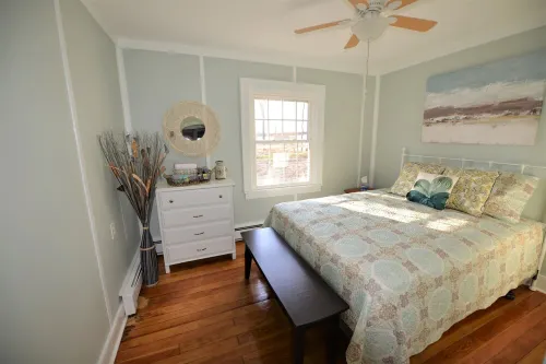 Secluded Chautauqua Lake House, private dock & beach, short stroll to town!